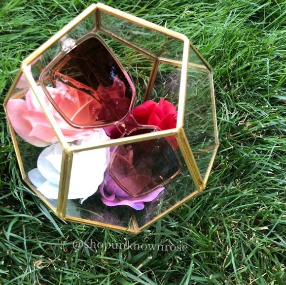 Oversized Sunglasses - Picture 2 of 4